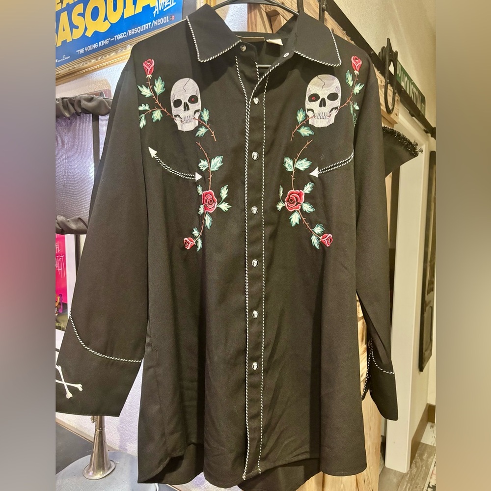 Gothic Western Embroidered Pearl Snap